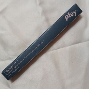 Pley Liquid Eyeliner in Blue